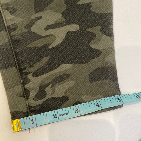 Good American Camouflage Skinny Jeans - Picture 13 of 15